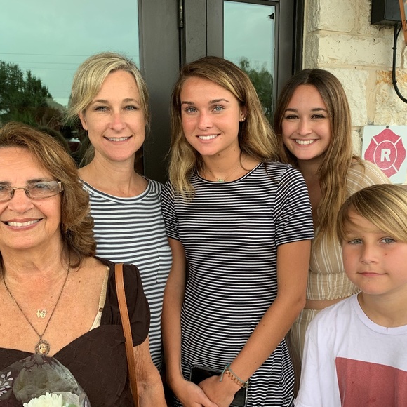 Meet your Posher, Theresa - Picture 2 of 5